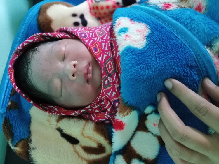 Kisah Pilu Ibu yang Melahirkan di Atas Lumpur